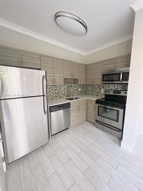 12-115 Menores Ave, Coral Gables, FL, 33134-4016 | Card Image