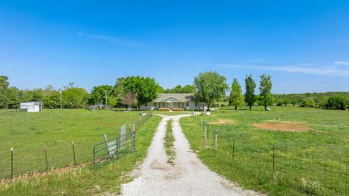 727 Banner Rd, Goodman, MO, 64843-7146 | Card Image