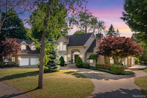 905 Spring Dr, Northville Township, MI, 48167-1325 | Card Image