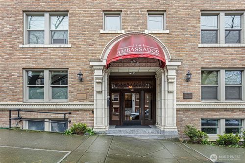 a305-505 E Denny Way, Seattle, WA, 98122-2160 | Card Image