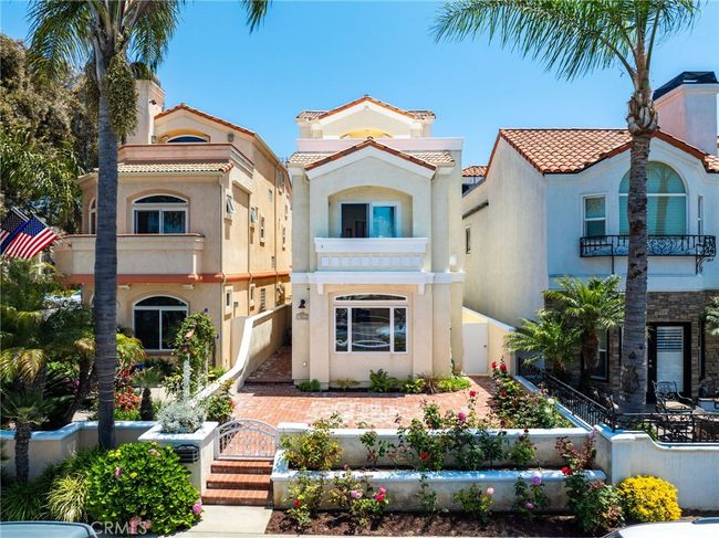 326 6 Th St, House other with 4 bedrooms, 5 bathrooms and 2 parking in Huntington Beach CA | Image 57