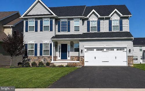 2120 Sunnyvale Dr, PENNSBURG, PA, 18073-1262 | Card Image