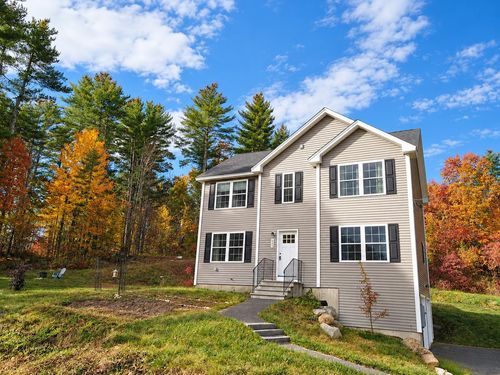 423 Elm Street, Goffstown, NH, 03045 | Card Image