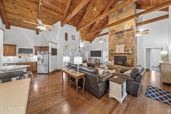 2143 Renegade Mountain Pkwy, House other with 3 bedrooms, 2 bathrooms and null parking in Crab Orchard TN | Image 10