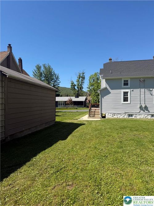 655 E White St, Palmerton, PA, 18071-5553 | Card Image
