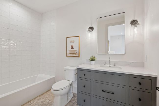 Ensuite Private Bath | Image 60