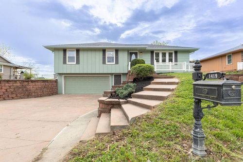 1419 Tamara Dr, Saint Joseph, MO, 64506-3219 | Card Image