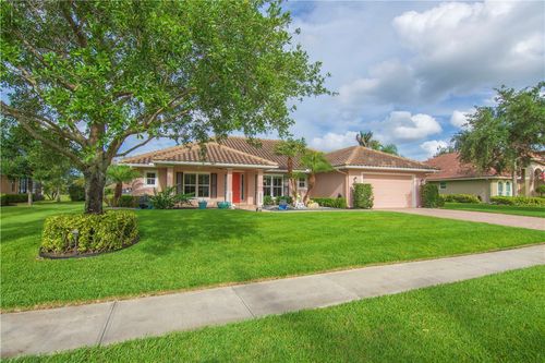 470 Pittman Ave, Vero Beach, FL, 32968-8516 | Card Image