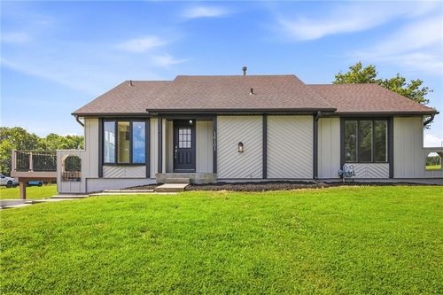 16101 Cantrell Rd, Bonner Springs, KS, 66012-7620 | Card Image