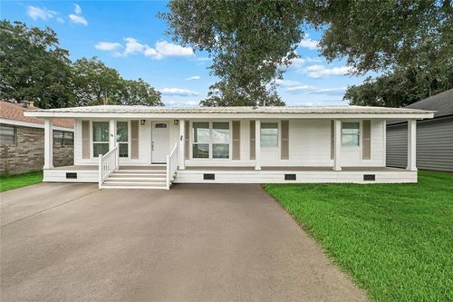 107 Kenneth Dr, Belle Chasse, LA, 70037-2826 | Card Image