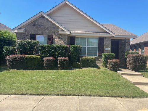 9025 Sundance Trl, Cross Roads, TX, 76227-2316 | Card Image