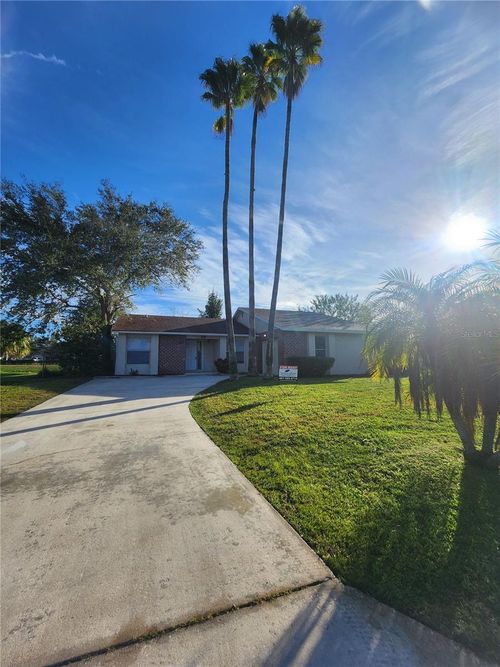 28 S Flag Dr, KISSIMMEE, FL, 34759-3319 | Card Image