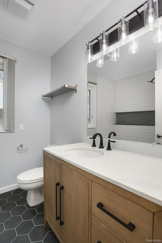1411 Rivona Dr, House other with 3 bedrooms, 3 bathrooms and null parking in Waterford MI | Image 13