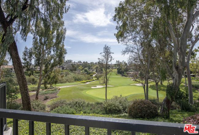38 Sea Island Dr, Condo with 2 bedrooms, 2 bathrooms and 2 parking in Newport Beach CA | Image 26