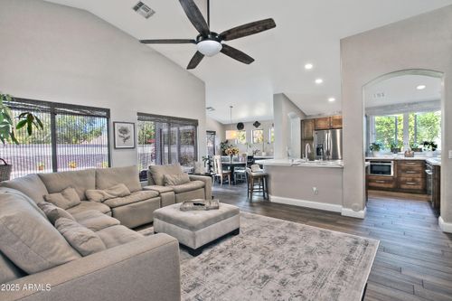 1088 S Roca St, Gilbert, AZ, 85296-3675 | Card Image