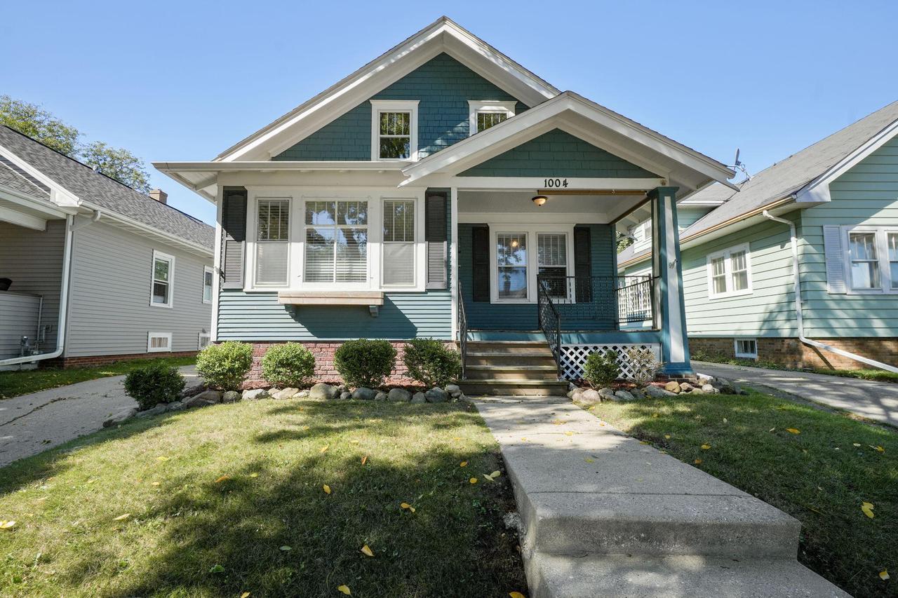 Monroe Ave, Racine, WI 53405