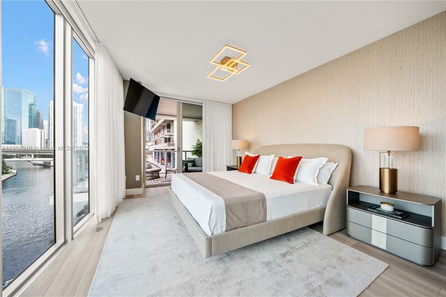 APT-803 - 185 Sw 7 Th St, Condo with 2 bedrooms, 3 bathrooms and null parking in Miami FL | Image 11