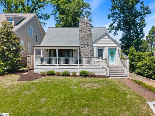 39 Douglas Dr, Greenville, SC, 29605-1207 | Card Image