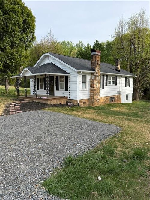5121 Center Road, Jonesville, NC, 28642 | Card Image