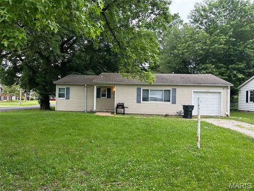 1601 Foster Dr, Belleville, IL, 62226-6133 | Card Image