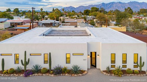 2227 E Helen St, Tucson, AZ, 85719-4707 | Card Image