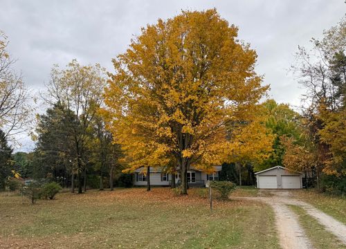 4223 W Arthur Rd, New Era, MI, 49446-8012 | Card Image