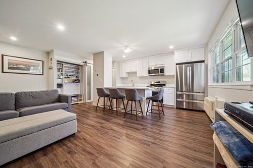 23-1000 Knapps Highway, Fairfield, CT, 06825 | Card Image