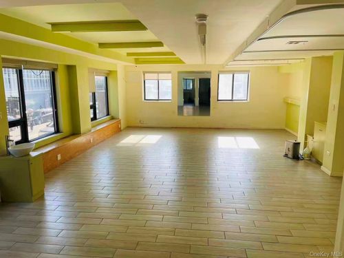 2fl-136 Maple Ave, Flushing, NY, 11355-3870 | Card Image