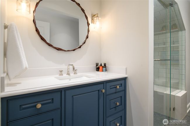 8580 Hunts Point Ln, House other with 5 bedrooms, 6 bathrooms and 3 parking in Hunts Point WA | Image 34