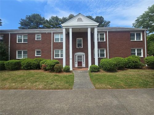 b2-8562 Executive Dr, Norfolk, VA, 23503-4711 | Card Image