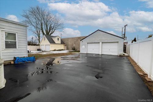 21 Twinlawns Ave, Hicksville, NY, 11801-1817 | Card Image