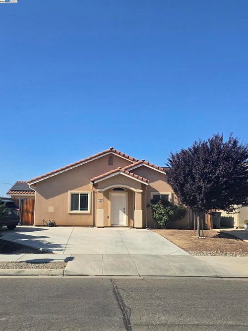 1602 Woodbrush Ave, Los Banos, CA, 93635-8553 | Card Image