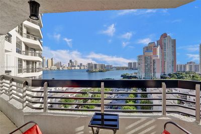 1403 - 3400 Ne 192nd St, Condo with 2 bedrooms, 2 bathrooms and null parking in Aventura FL | Image 1