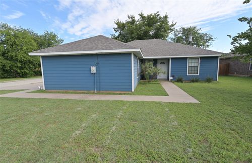 1106 Se 12th St, Mineral Wells, TX, 76067-6551 | Card Image