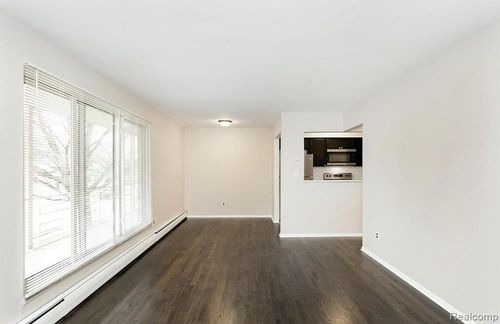apt-8-3314 Greenfield Rd, Royal Oak, MI, 48073-6553 | Card Image