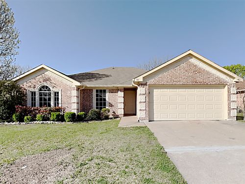 501 Marybeth Dr, Burleson, TX, 76028-5677 | Card Image