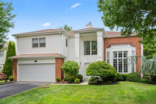 153 Country Club Dr, Commack, NY, 11725-4458 | Card Image