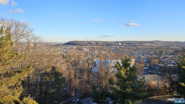 403 Heights Dr, Townhouse with 2 bedrooms, 3 bathrooms and null parking in Haledon NJ | Image 31