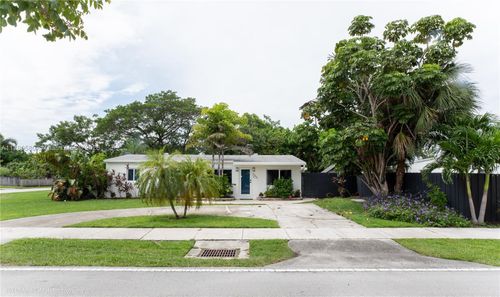 5901 Ne 4th Ave, Oakland Park, FL, 33334-1829 | Card Image