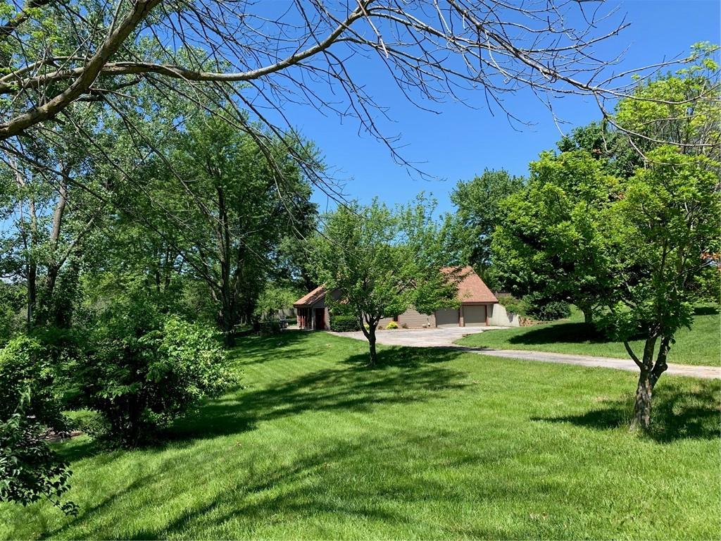 Darlin Dr, Smithville, MO 64089