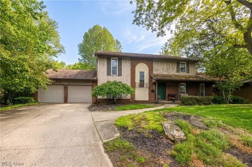 1805 Heritage Circle, Dover, OH, 44622 | Card Image