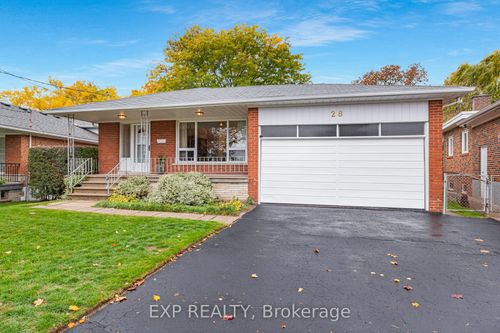 28 Aviemore Dr, North York, ON, M9L2L5 | Card Image