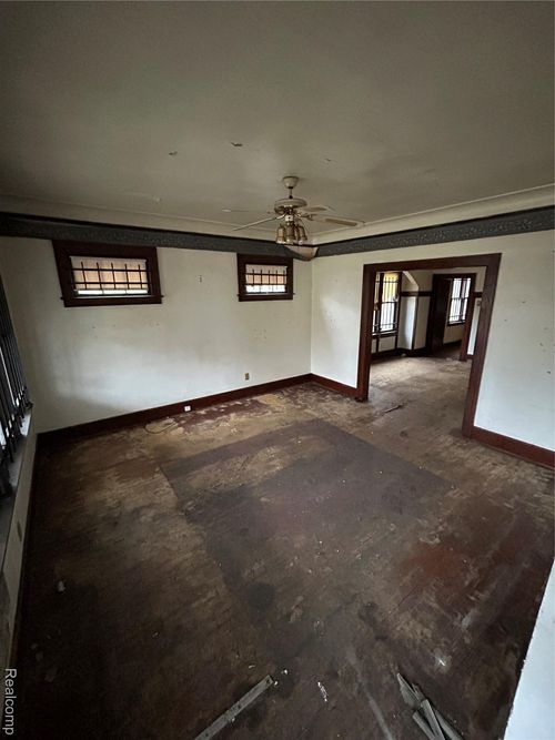 11973 Strasburg St, Detroit, MI, 48205-3849 | Card Image