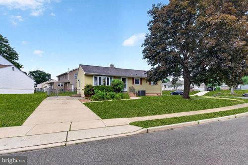 26 Braver Dr, Hamilton, NJ, 08610-1308 | Card Image