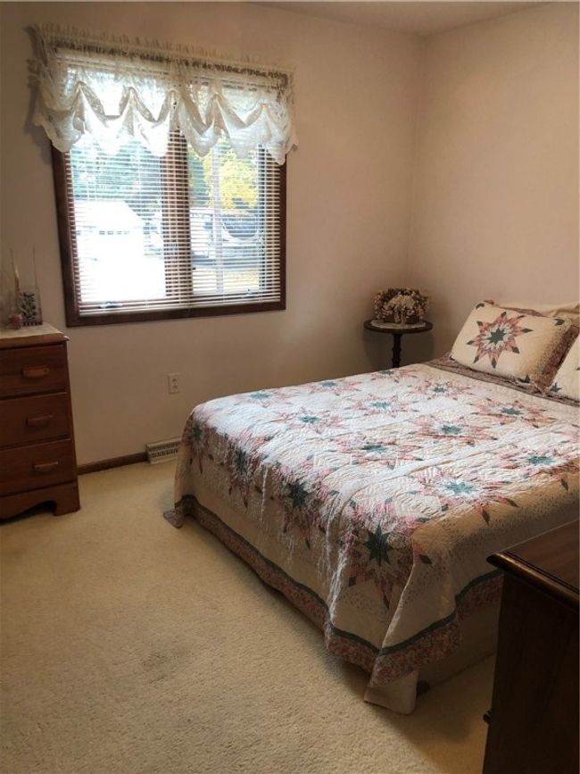 Second bedroom...good closet space | Image 9