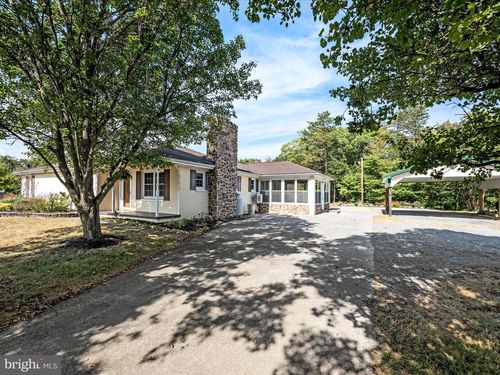 902 Carpers Pike, GORE, VA, 22637-2630 | Card Image