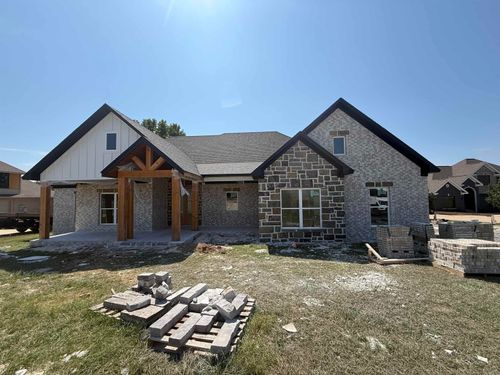 130 Emerald Ln, Greers Ferry, AR, 72067-9240 | Card Image