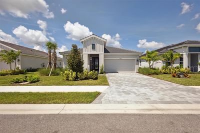 3912 Farm Garden Court, House other with 3 bedrooms, 3 bathrooms and null parking in Lakewood Ranch FL | Image 1