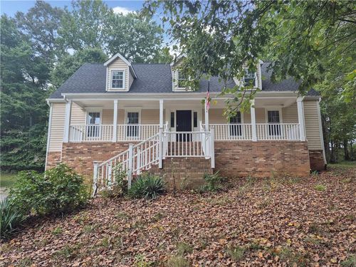 5710 Windworth Drive, Winston Salem, NC, 27106 | Card Image