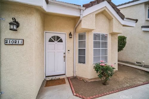 9-21021 Gault St, Canoga Park, CA, 91303-3201 | Card Image